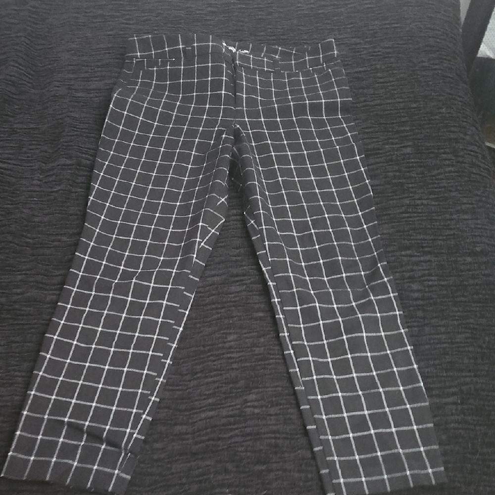 Old Navy Women's Black and White Grid Pants